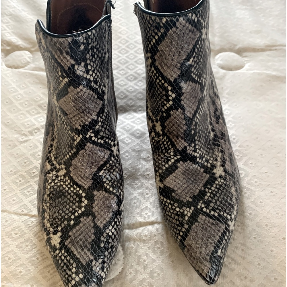 🎉Host Pick🎉 Snake Skin Ankle Boot